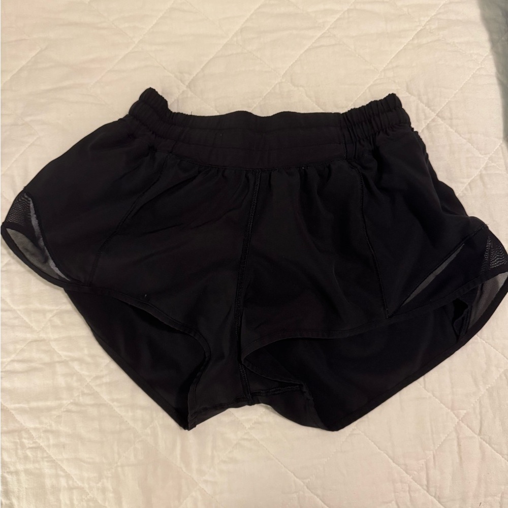 Lululemon Hotty Hot Shorts 2.5”